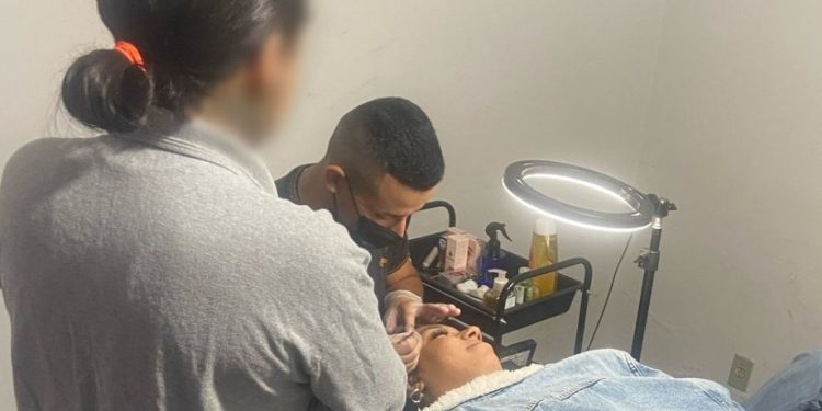 ADOLESCENTE DA FUNDAÇÃO CASA DE CERQUEIRA CÉSAR REALIZA SONHO DE ESTUDAR DESIGN DE SOBRANCELHAS