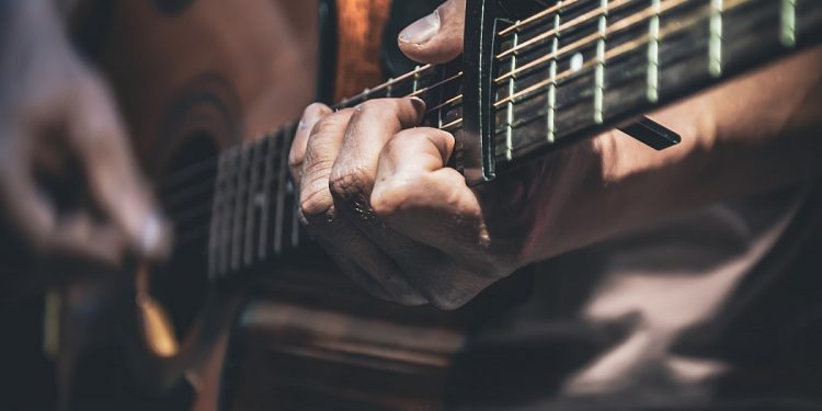 Músico João Gabriel e convidados se apresentam nesta quinta, 22, no Centro Cultural