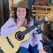 Karoline Violeira celebra 20 anos de carreira com lançamento da música “Missão da Violeira”