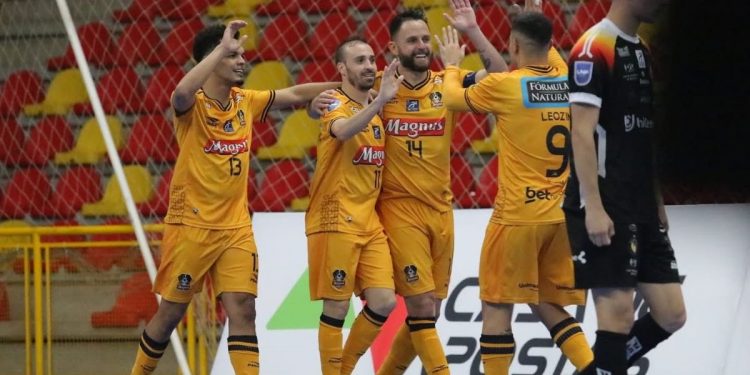 Goleada por 8 a 0: Magnus vence Blumenau e assume liderança da Liga Nacional de Futsal