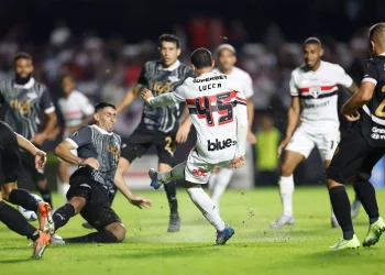 São Paulo empata com Libertad e vai às oitavas da Libertadores