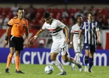 São Paulo vence o Talleres no Morumbis e garante primeiro lugar do grupo da Libertadores