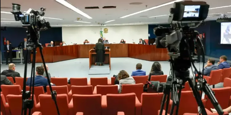Por unanimidade, STF torna mais sete réus por trama golpista