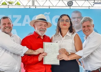 Governo assina acordo para acelerar regularização fundiária