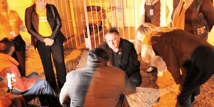 Em noite gelada, prefeito de Avaré acompanha busca ativa por pessoas em situação de rua