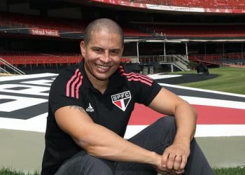 Alex é o novo técnico de clube da Série B do Brasileirão