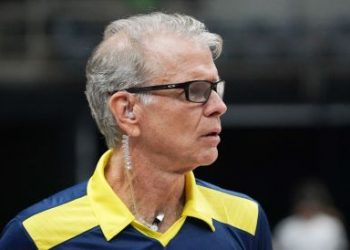VNL: Após vencer Irã, Bernardinho define elenco do Brasil contra Cuba