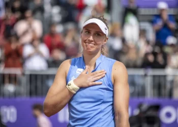 Bia Haddad dá adeus ao WTA de Londres; dupla de Stefani vai às quartas