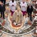 Papa na ordenação de 32 sacerdotes: nos santos, buscar modelos de campeões de caridade