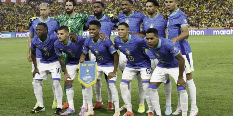 Na estreia de Ancelotti, Brasil segue jogando mal e empata com Equador