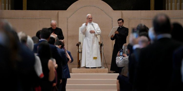 Deputado Luiz Carlos Motta participa de audiência e celebração com o Papa Leão XIV no Vaticano