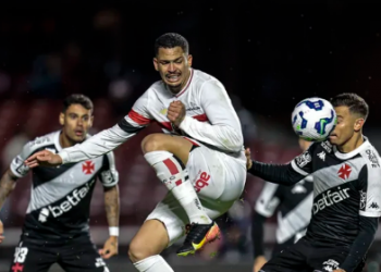 São Paulo perde do Vasco e fica a um ponto do Z4 do Brasileirão