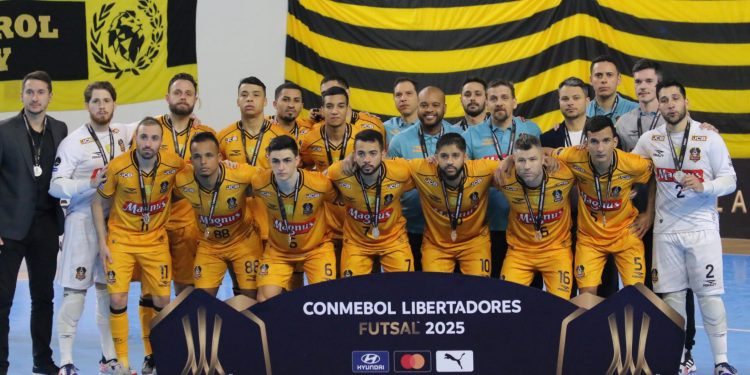 Magnus perde para o Peñarol e fica com o vice na Libertadores 2025