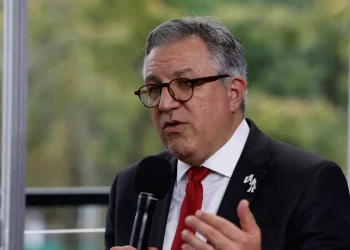 Padilha reafirma que tarifaço não fará Ministério da Saúde retaliar