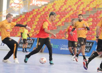 Dia de clássico no futsal