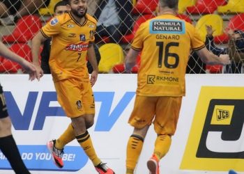 Sorocaba reage no segundo tempo, vence o Vélez Camaquã e se mantém líder da Liga Futsal