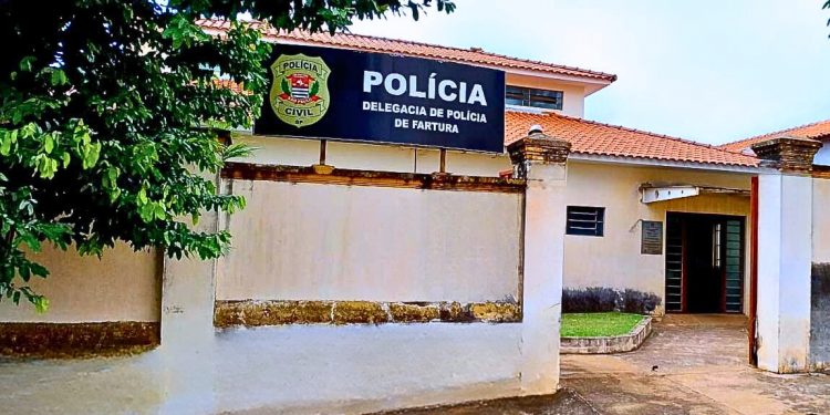 FARTURA   Homem é flagrado com material de pornografia infantil e acaba preso