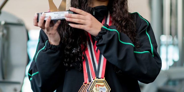 “Sonhar com o Regional, com o Estadual e com o Nacional. Sonhe que você consegue”, destaca a atleta de Itapetininga, Gabrielly Cardena