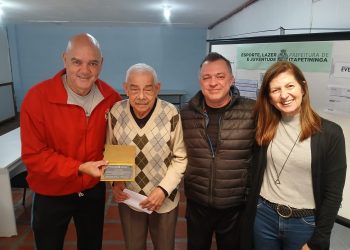 Ex-técnico do Basquete Feminino de Itapetininga recebe homenagem como presidente de honra dos Jogos Regionais