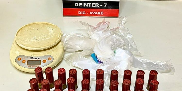 AVARÉ   Polícia Civil deflagra operação contra o tráfico de drogas e prende oito pessoas