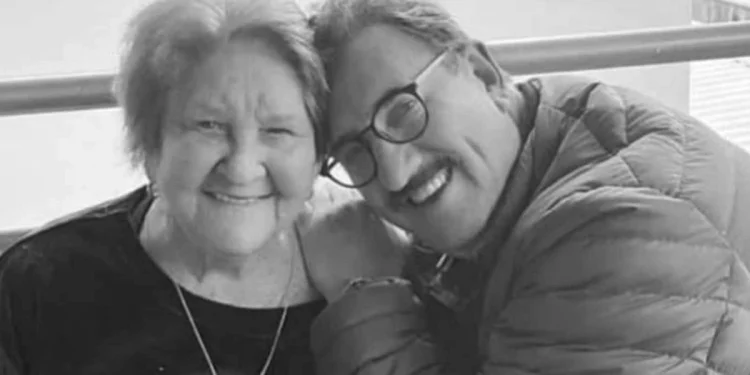 Morre, em Minas, Maria Talarico, mãe do apresentador Ratinho, aos 93 anos de idade