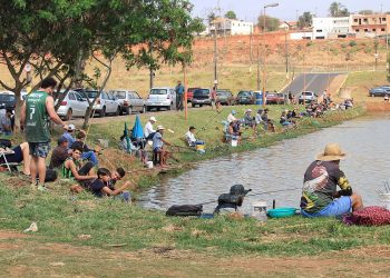 Lago Bertha Bannwart recebe evento de pesca no Dia dos Pais