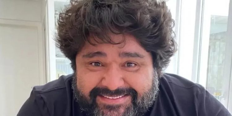 Fabiano Menotti sofre acidente de carro a caminho de show no RJ