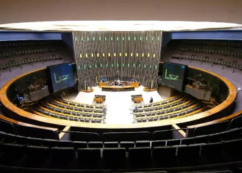 Lula veta aumento de número de deputados na Câmara