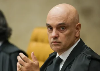 Moraes compara atos de Eduardo Bolsonaro nos EUA a tentativa de golpe