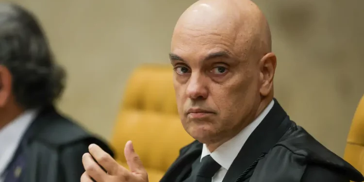 Moraes compara atos de Eduardo Bolsonaro nos EUA a tentativa de golpe
