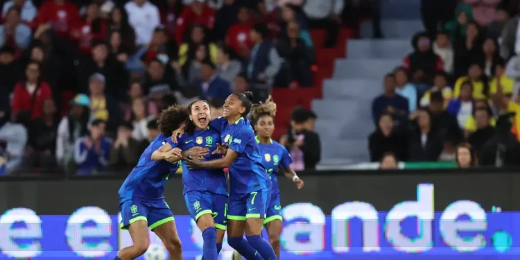 Em final emocionante, Brasil bate Colômbia e é campeão da Copa América