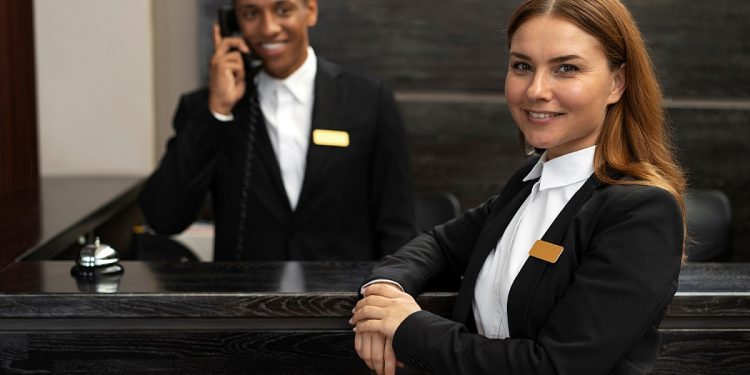 Curso gratuito de Recepção e Atendimento está com inscrições abertas