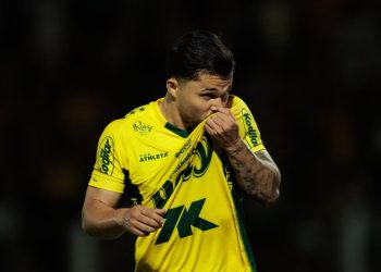 Com gritos de olé, Mirassol atropela o Bahia pelo Brasileiro