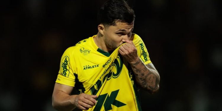 Com gritos de olé, Mirassol atropela o Bahia pelo Brasileiro