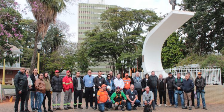 FISCALIZAÇÃO  Governo Roberto Araujo inicia força-tarefa para remoção de fios irregulares em postes de Avaré