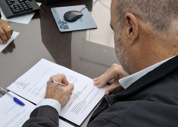 Deputado Ricardo Madalena protocola abaixo-assinado contra a instalação do pedágio na Rodovia Raposo Tavares (SP-270) ao Governo do Estado