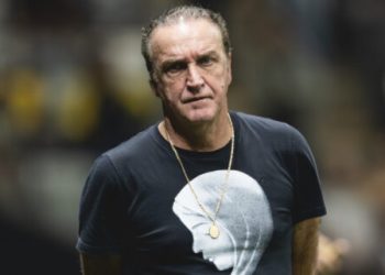 Atlético demite Cuca após sequência ruim e derrota para o Cruzeiro Com desempenho ruim do Atlético