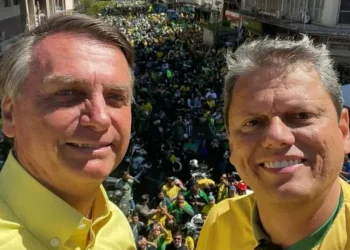 Tarcísio critica processos contra Bolsonaro e reforça unidade da direita para 2026 em Barretos