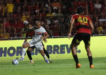 São Paulo marca no fim, empata com Sport e entra no G6 do Brasileirão