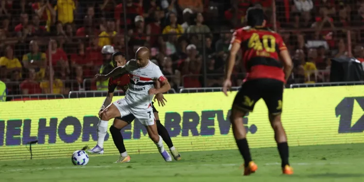 São Paulo marca no fim, empata com Sport e entra no G6 do Brasileirão