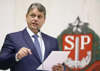 Tarcísio de Freitas lidera em SP, Paes no RJ e Moro no PR