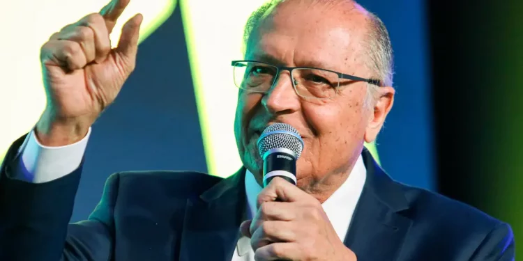 Plano de contingência ao tarifaço deve sair até terça, diz Alckmin