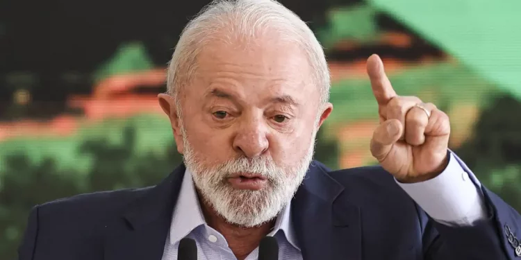 Lula telefona para Xi Jinping e conversam sobre ampliação de comércio