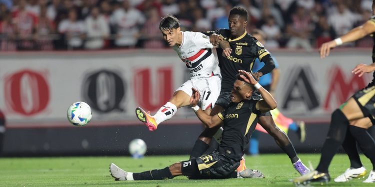 São Paulo vence o Atlético Nacional nos pênaltis e avança às quartas de final da Libertadores