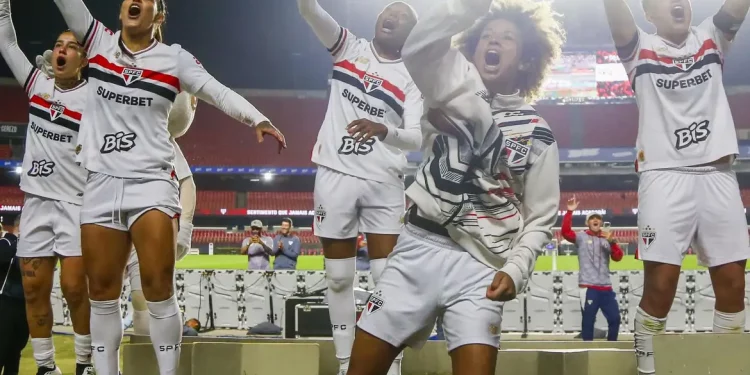 São Paulo bate Ferroviária e avança à semi do Brasileirão Feminino