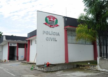 Homem morre após ser atingido na cabeça por um espeto de churrasco