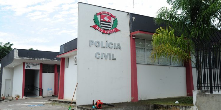 Homem morre após ser atingido na cabeça por um espeto de churrasco