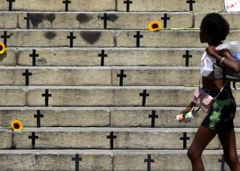 Casos de feminicídio por arma de fogo aumentam em 2025 no país