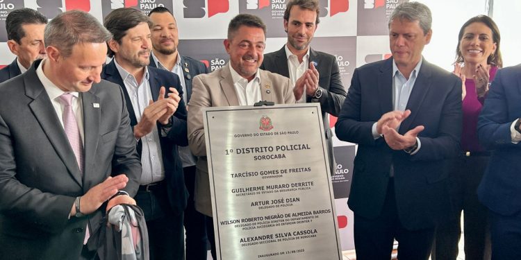 Tarcísio inaugura 1º Distrito Policial e novo batalhão da PM em Sorocaba