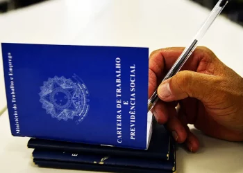 Desemprego recua para 5,6%, a menor taxa desde 2012, mostra IBGE